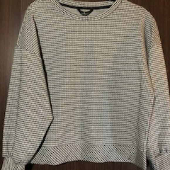 Really Cute Cropped Houndstooth Top - Picture 1 of 2